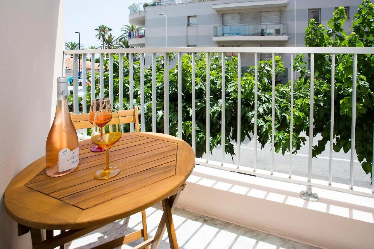 Romantic Sea View Studio, Steps Away From The Beach Antibes Apartment